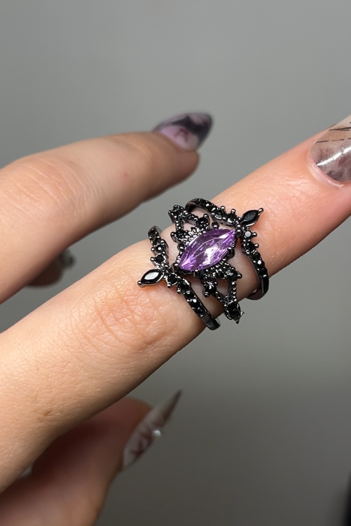 Purple glow gothic ring set