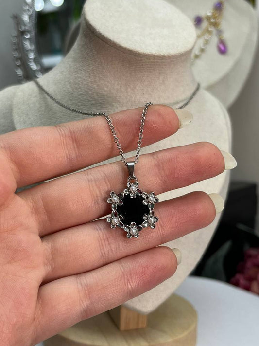 Black gem necklace