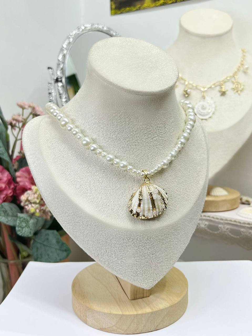 The Bubble Pearl Shell Pendant