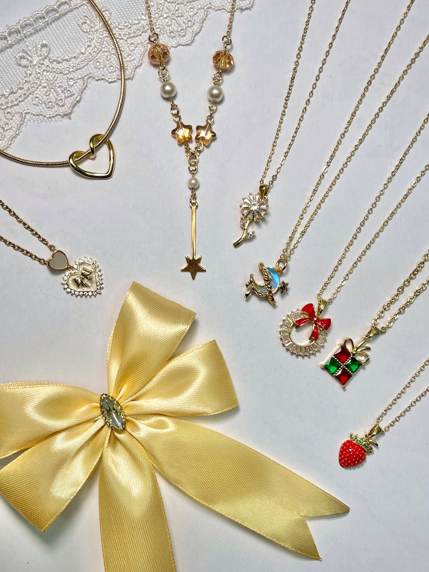 Minimal Golden Charms