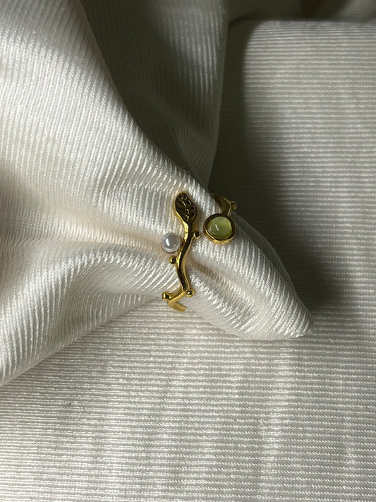 Nature-Inspired Leaf & Pearl Open Ring