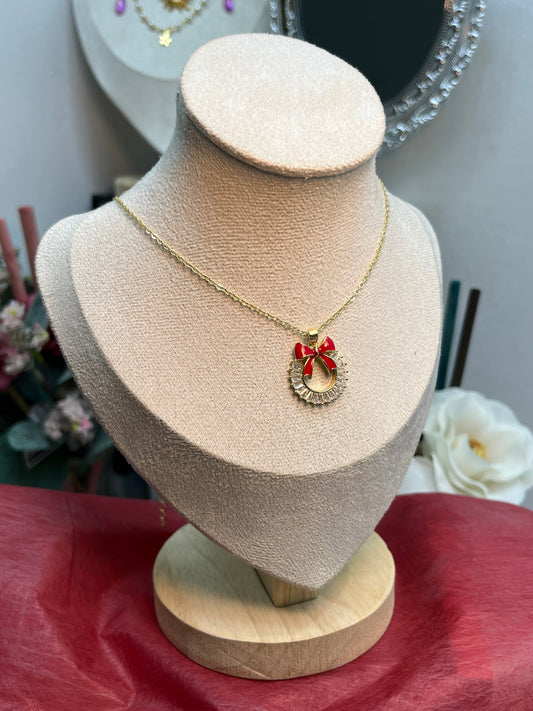 Crystals Glow Bow necklace