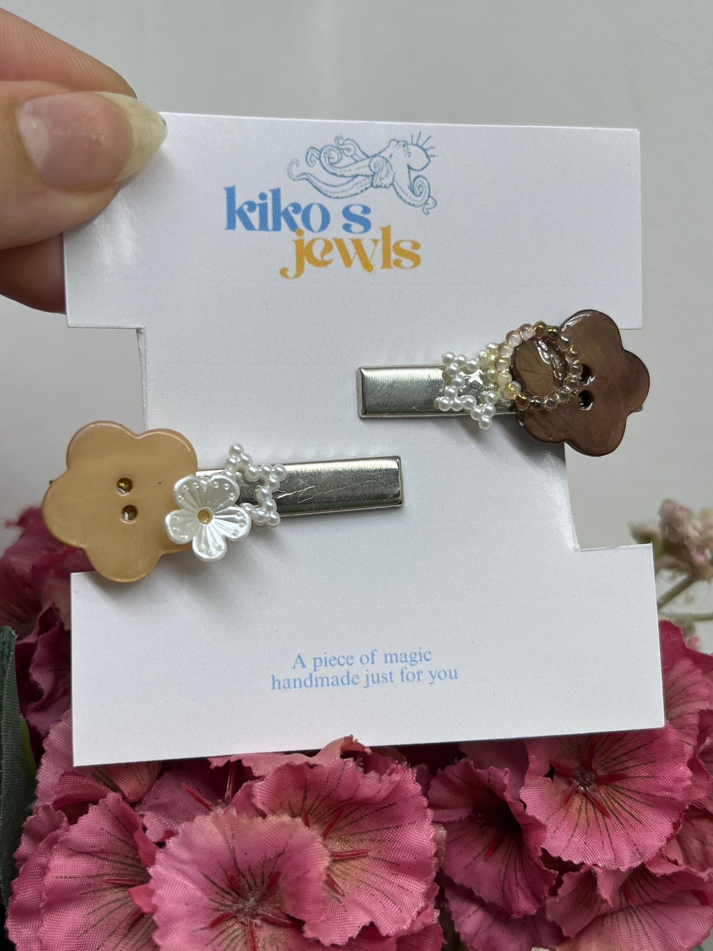 Brown buttons hair clips set