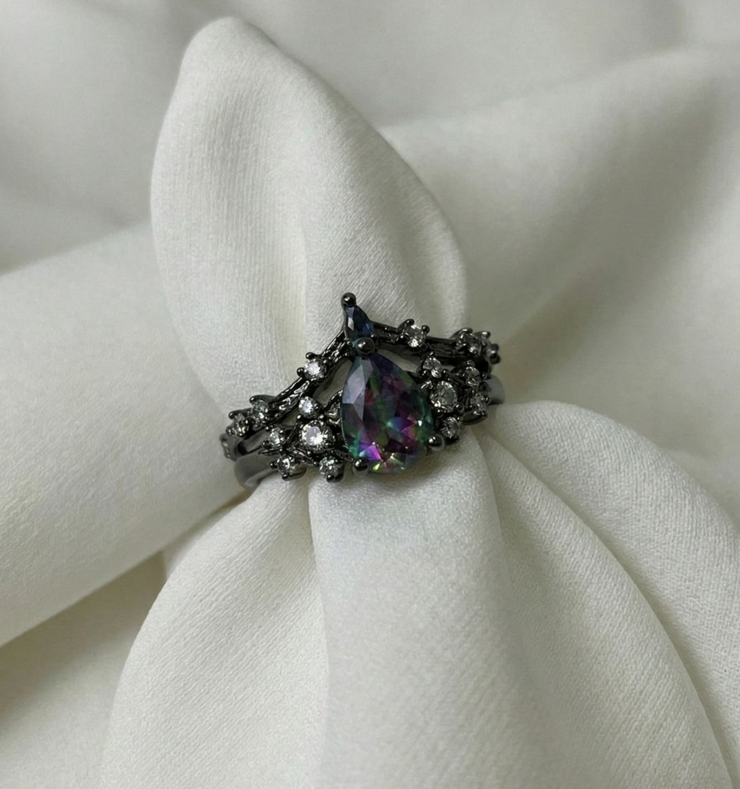 The Obsidian Iridescent Crown Set