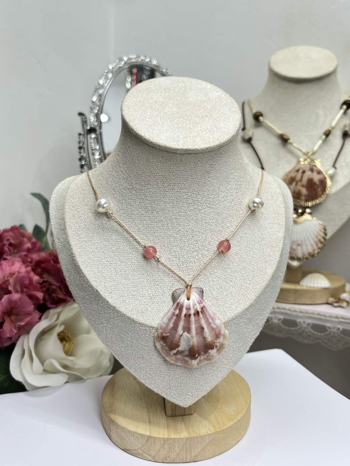 Seashell Threaded necklaces
