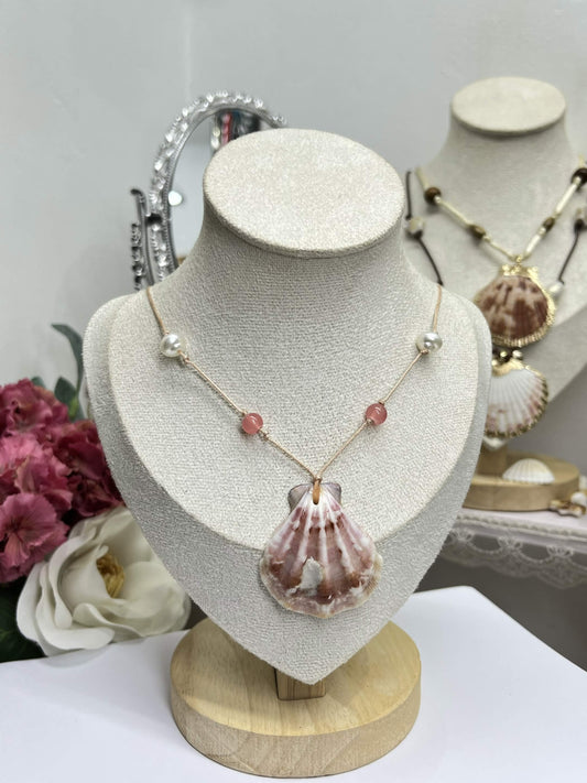 Seashell Threaded necklaces