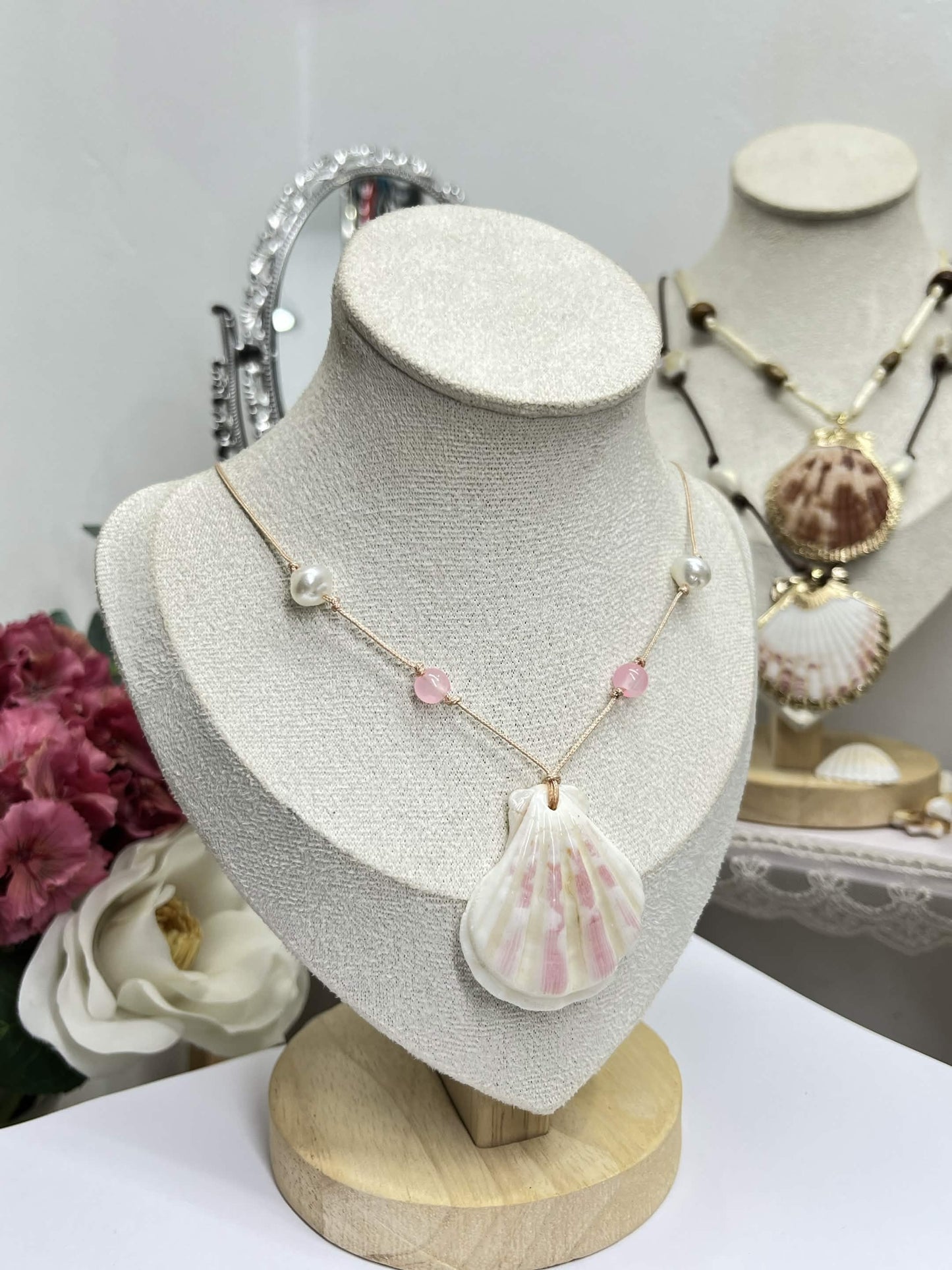 Seashell Threaded necklaces
