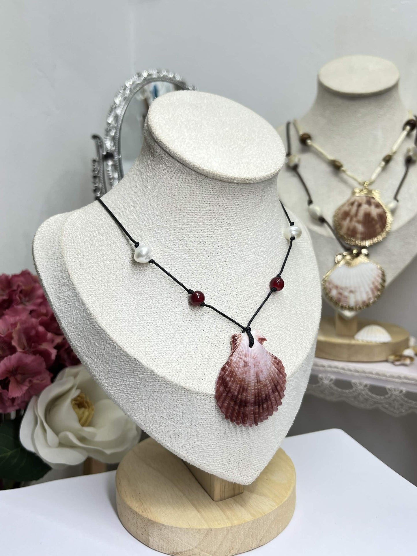 Seashell Threaded necklaces