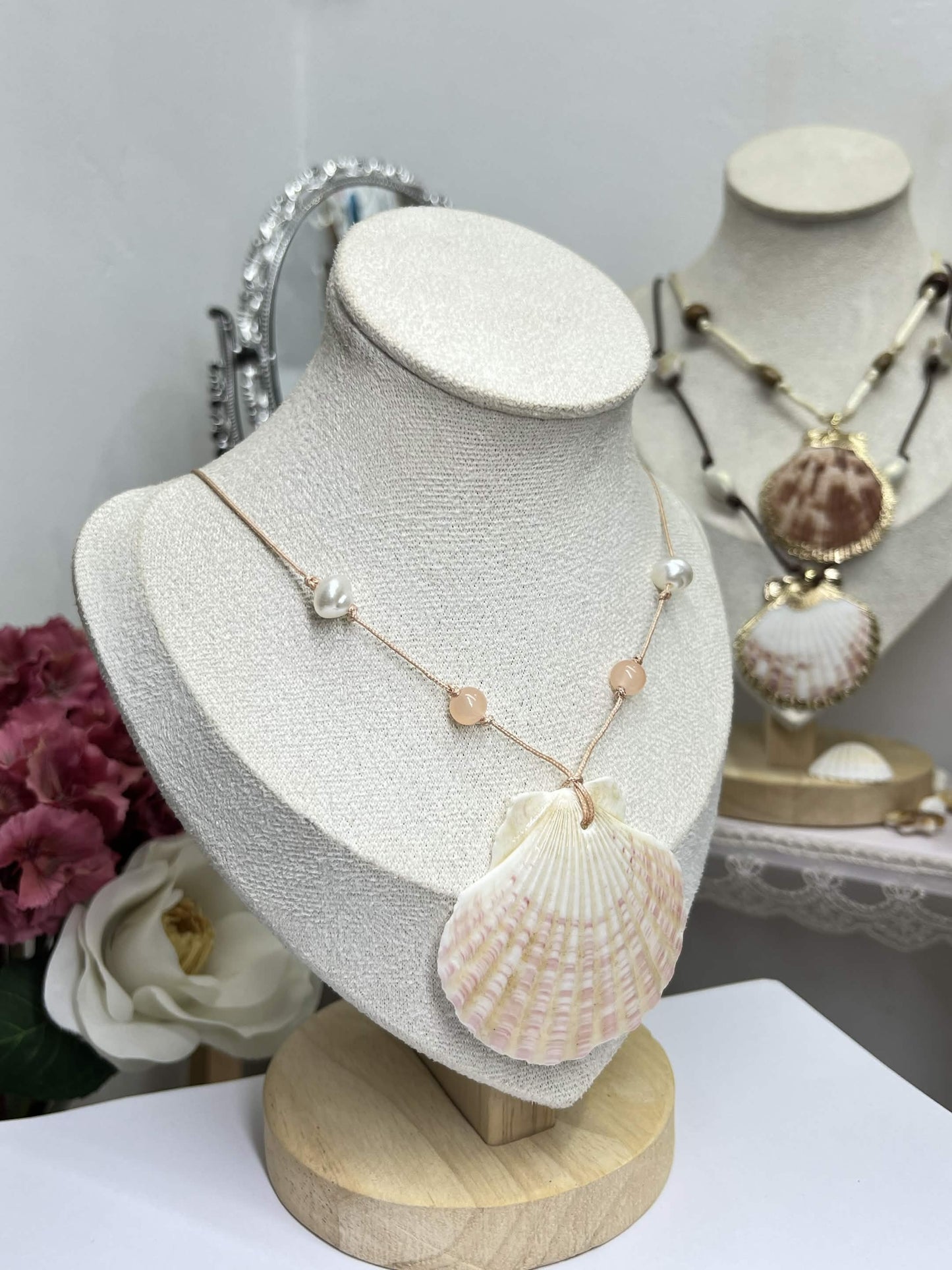 Seashell Threaded necklaces