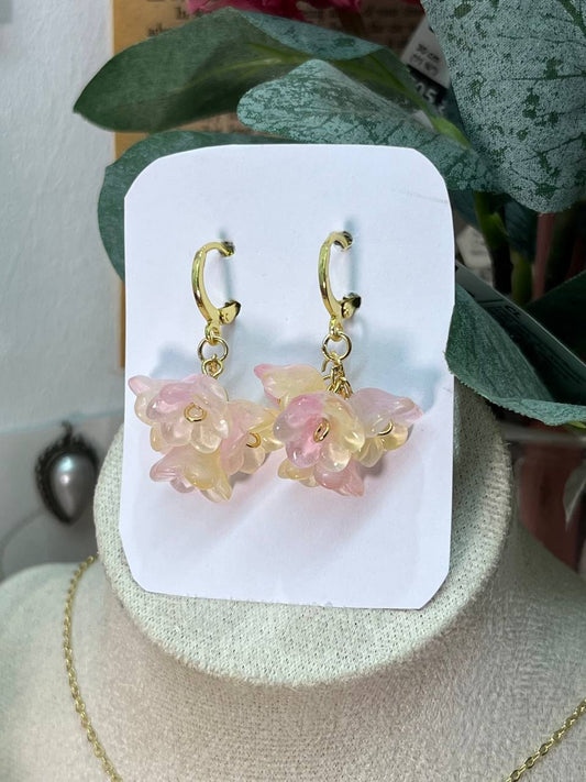 Golden pink flower bouquet